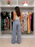 Jeans hlače Bloom z rožami - slika 2